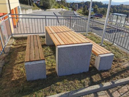 Območje 6_Postavitev medgeneracijskih miz in klopi na trebelnem